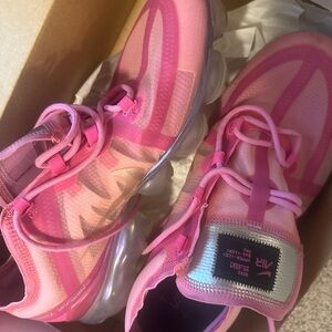 Nike Air Max Pink Sneakers